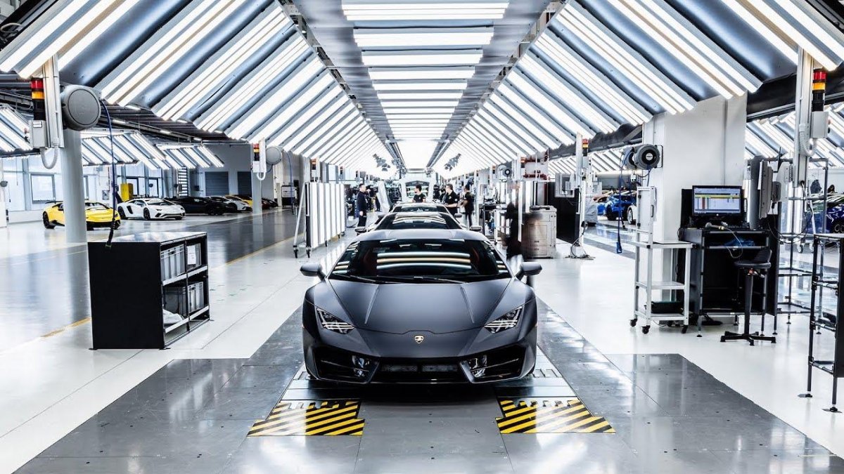 Завод Ламборджини в Италии