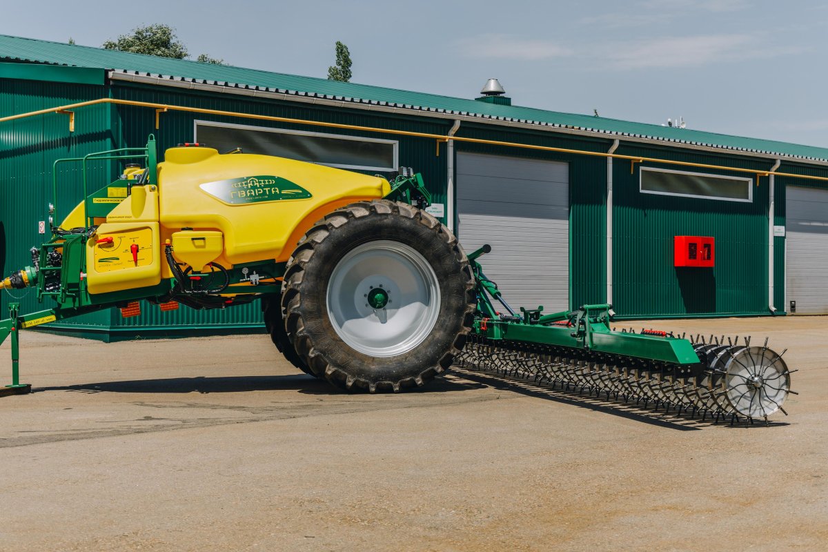 Внесение КАС опрыскивателем