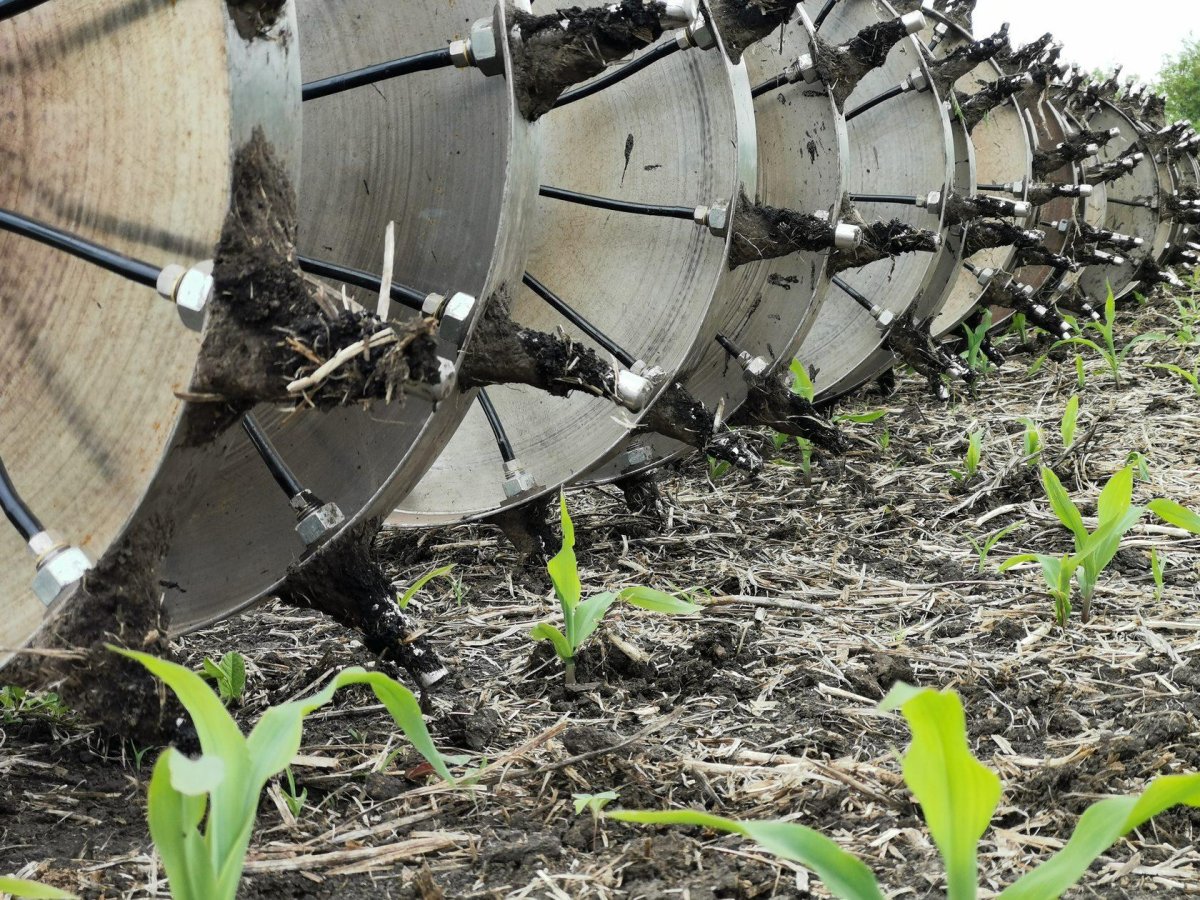 Инъектор для внесения жидких удобрений в почву