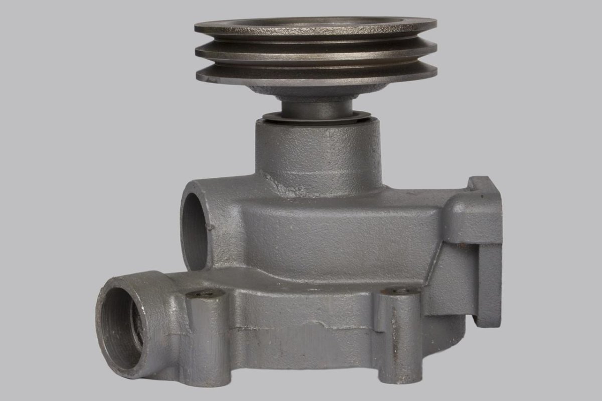 Насос водяной КАМАЗ 740.1307010-02 LUZAR