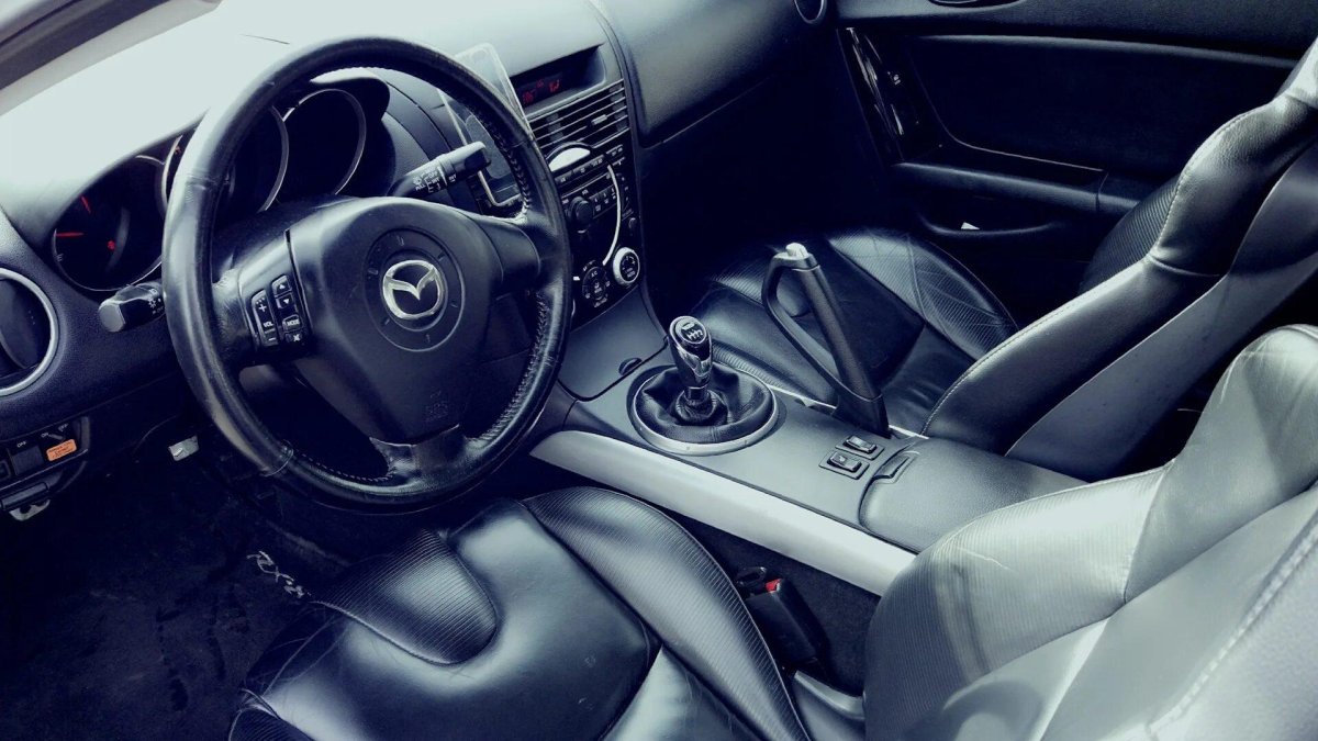 Mazda RX 8 2004 салон