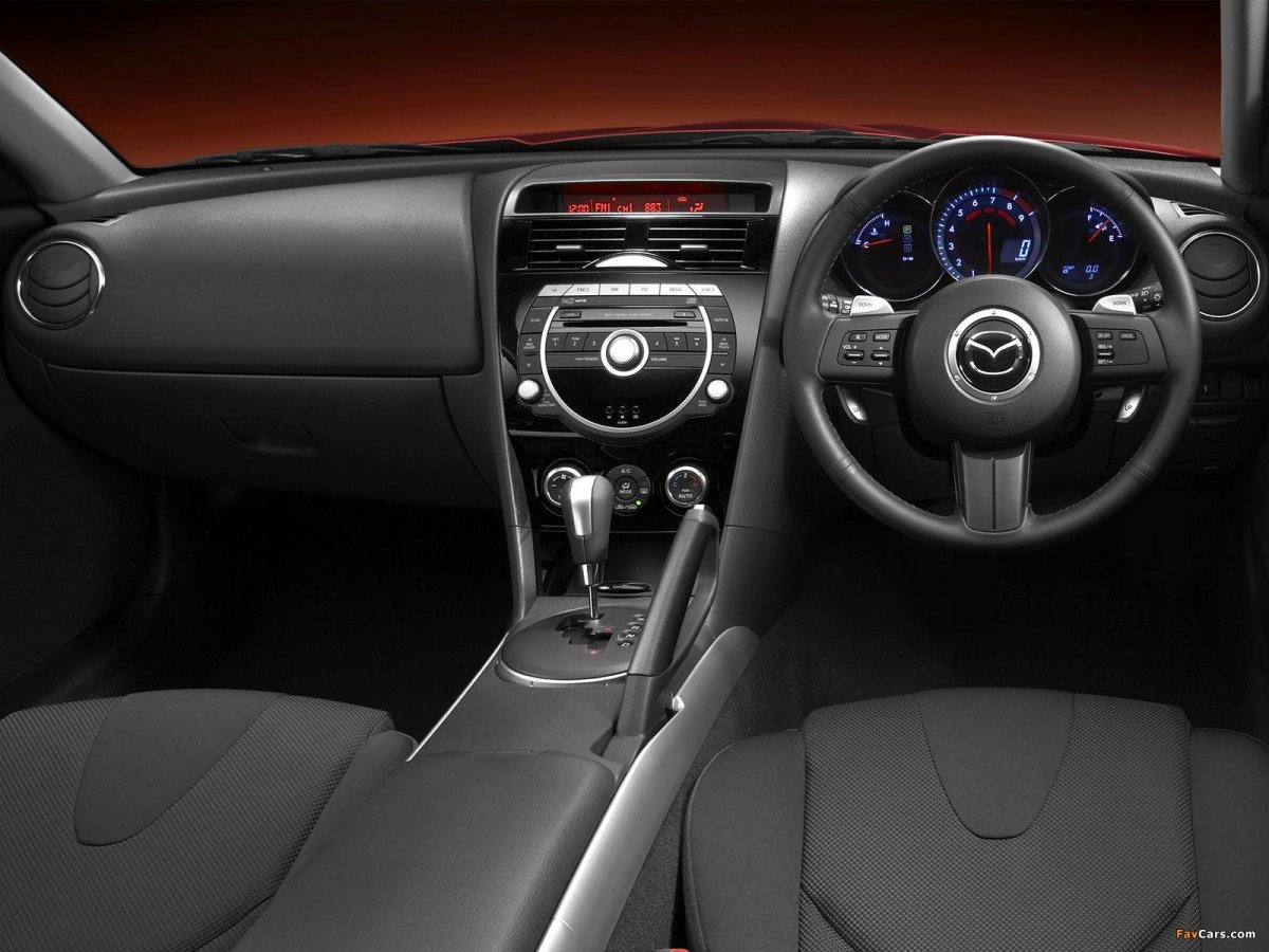 Mazda RX 8 Рестайлинг салон