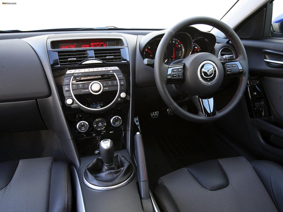 Мазда 8 салон