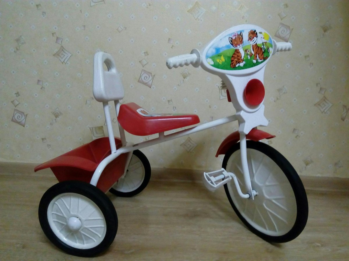 Трехколесный велосипед малыш 09п