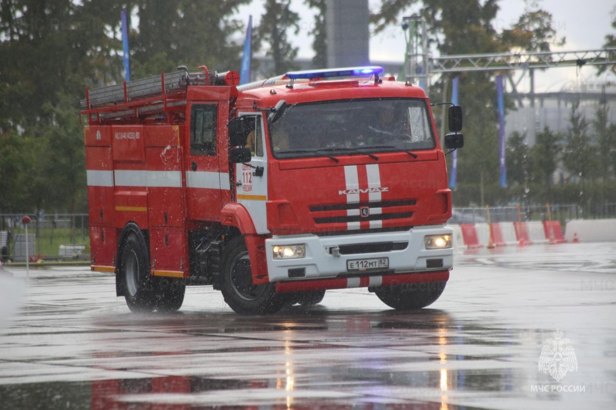 Пожарные автомобили МЧС России