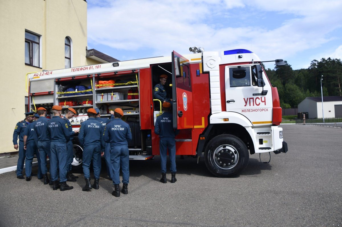 Пожарные автомобили МЧС России
