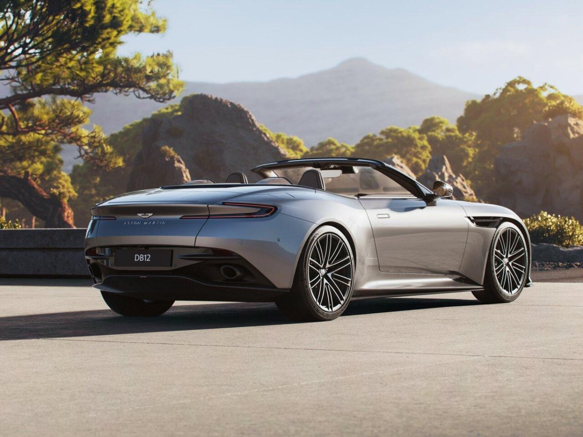 Астон Мартин 2023