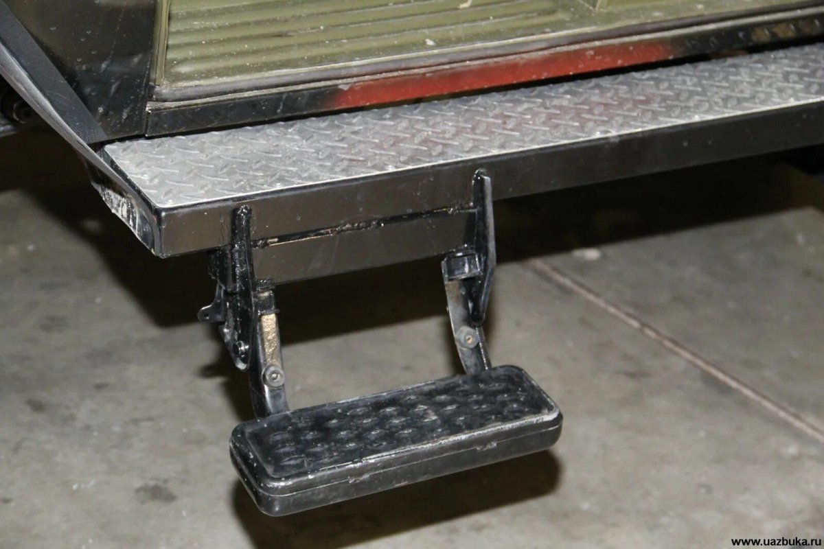 Задняя ступенька УАЗ Буханка