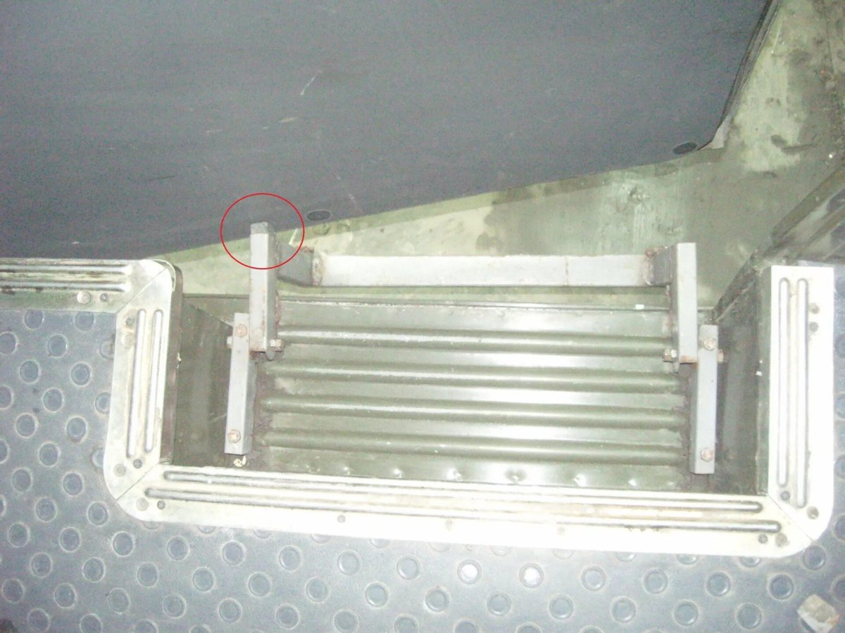 Выдвижная подножка на УАЗ Буханка