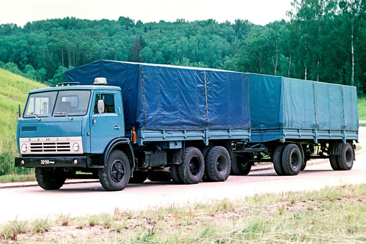 КАМАЗ 5320 бортовой