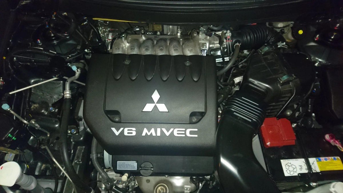 Mitsubishi Outlander 3 v6