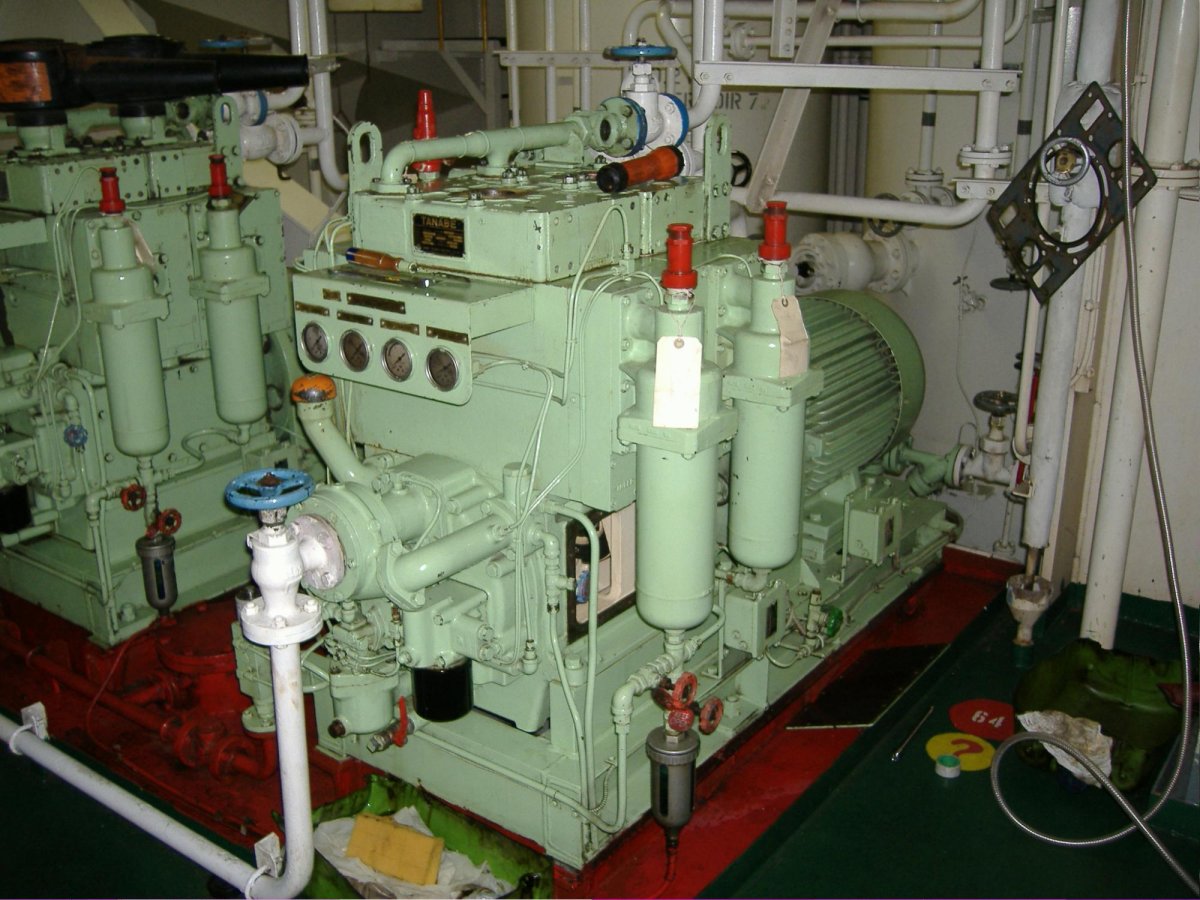 Осушительный насос судовой