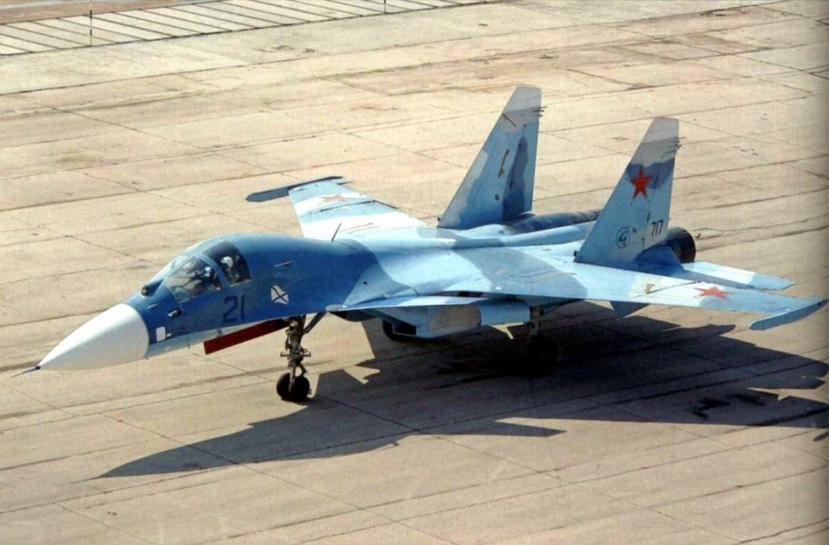 Самолёт Су-33уб