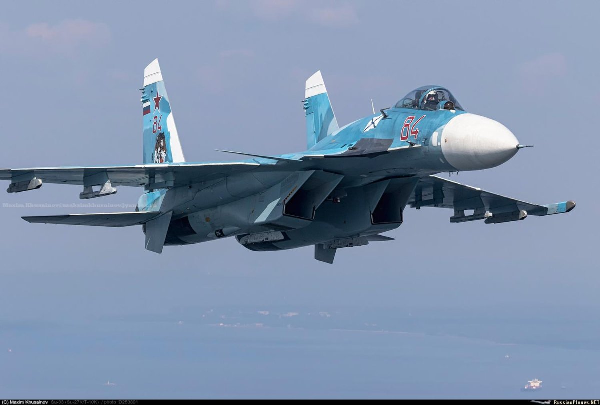 Истребитель Су-33 (Су-27к)