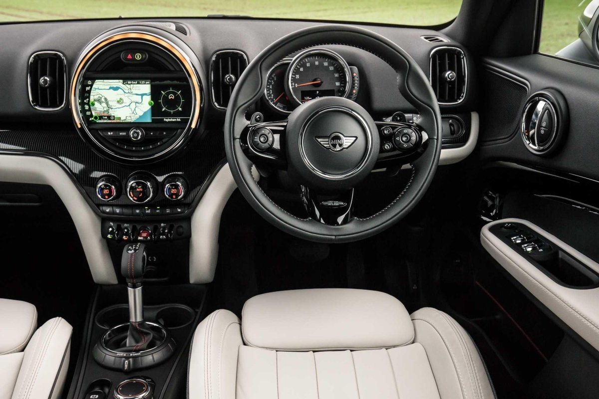 Mini Cooper Countryman 2017 салон