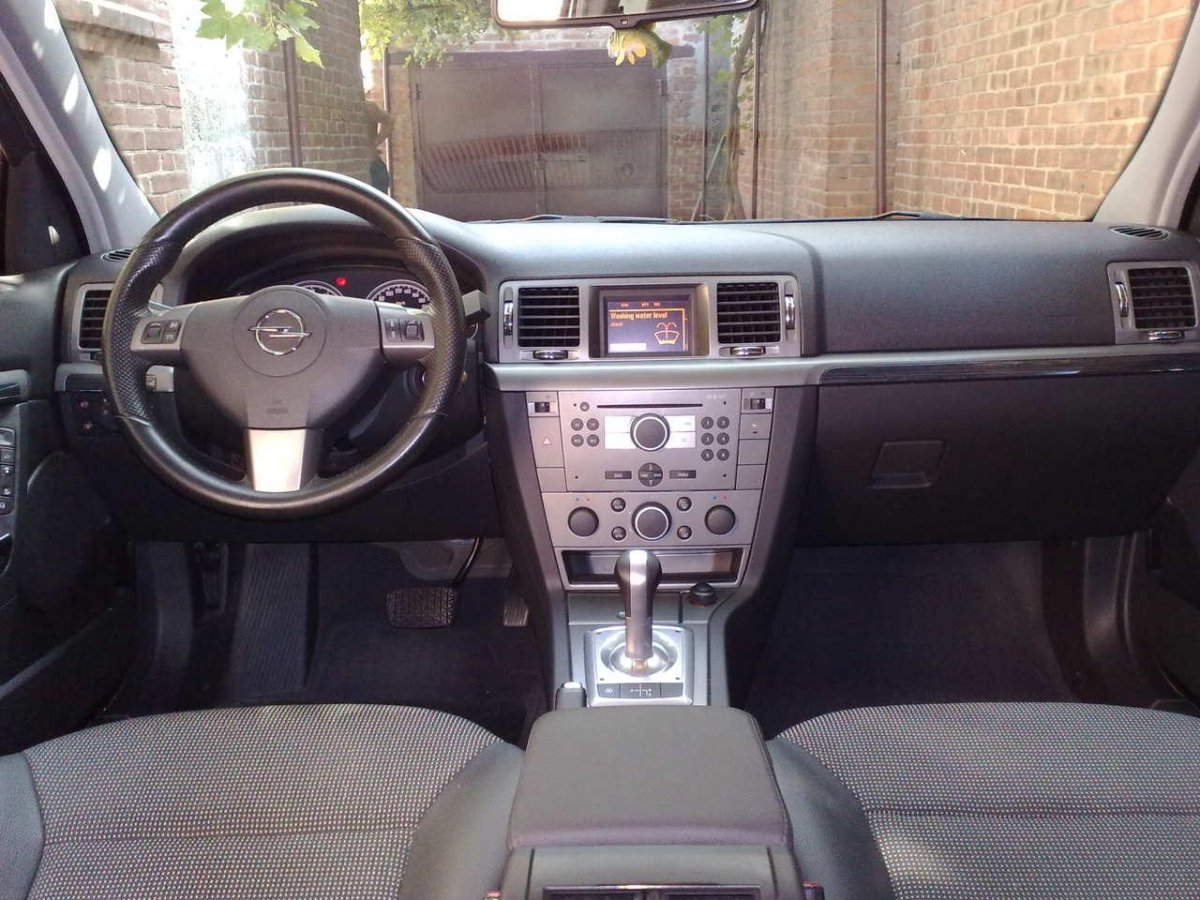 Opel Vectra 2008 салон