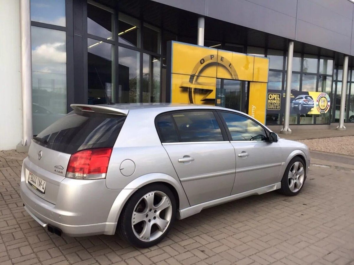 Opel Signum 2004