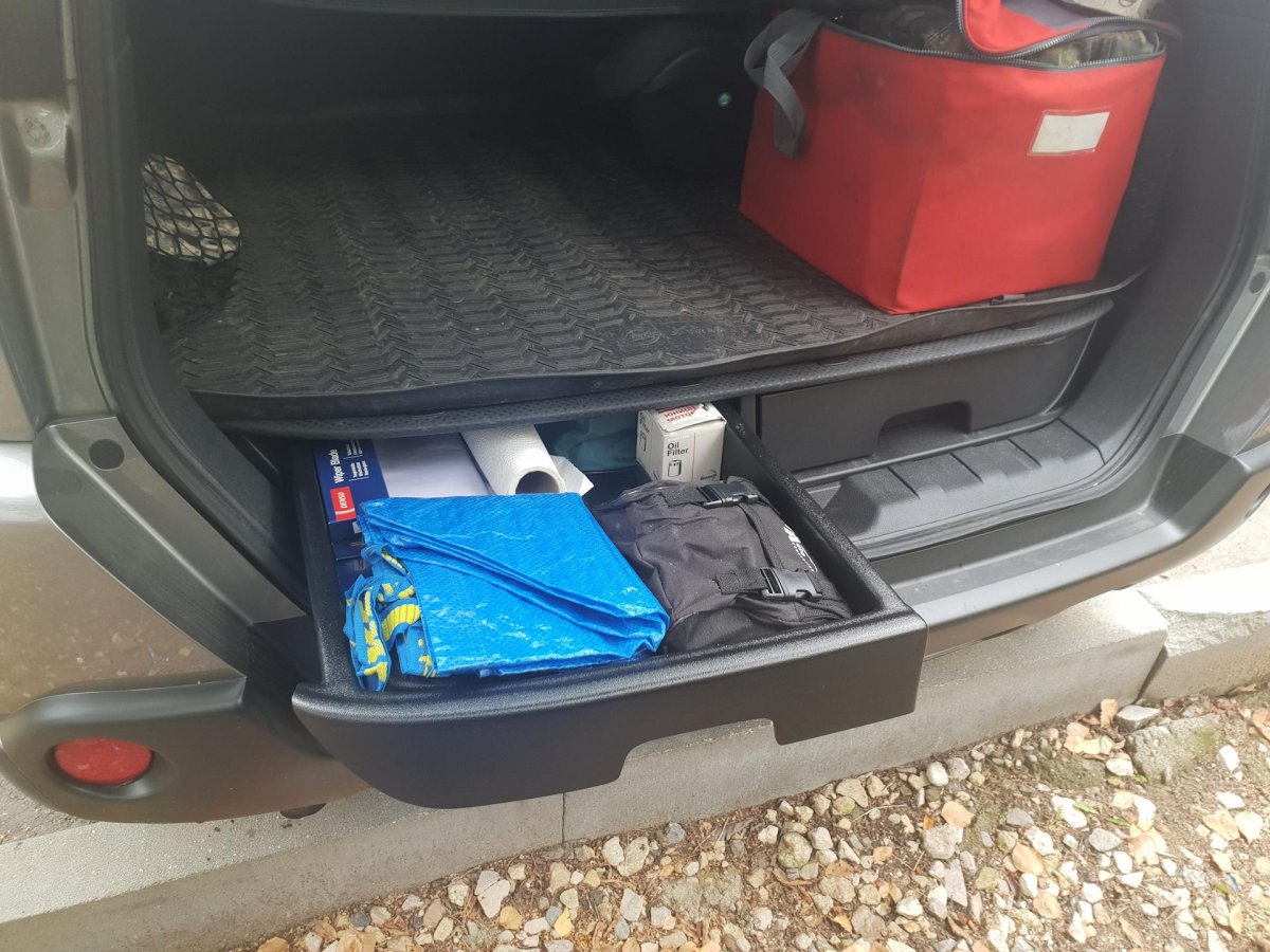 Полка багажника Nissan Qashqai j10