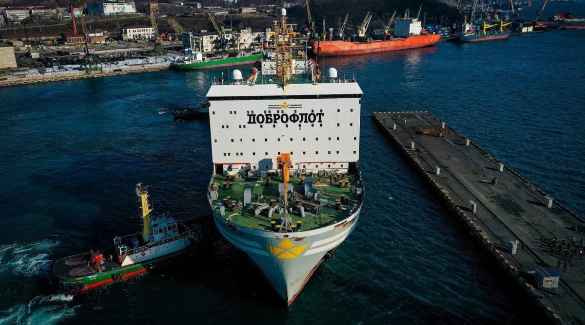 Всеволод Сибирцев плавбаза