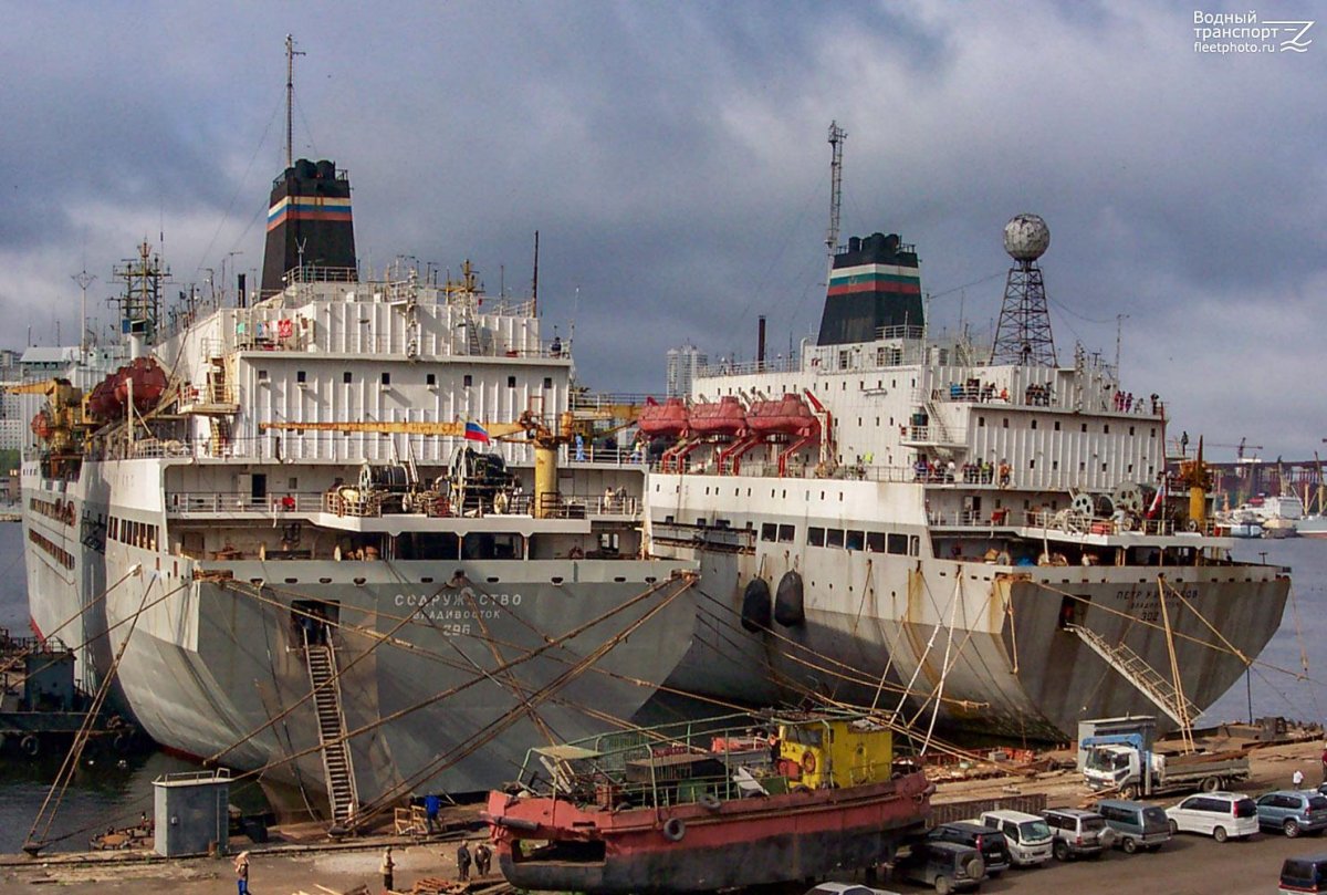 Плавбаза Содружество