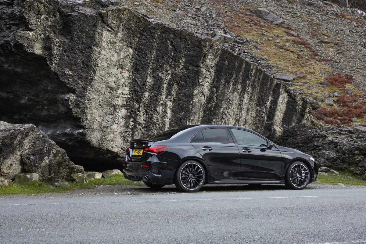 Mercedes a35 AMG седан