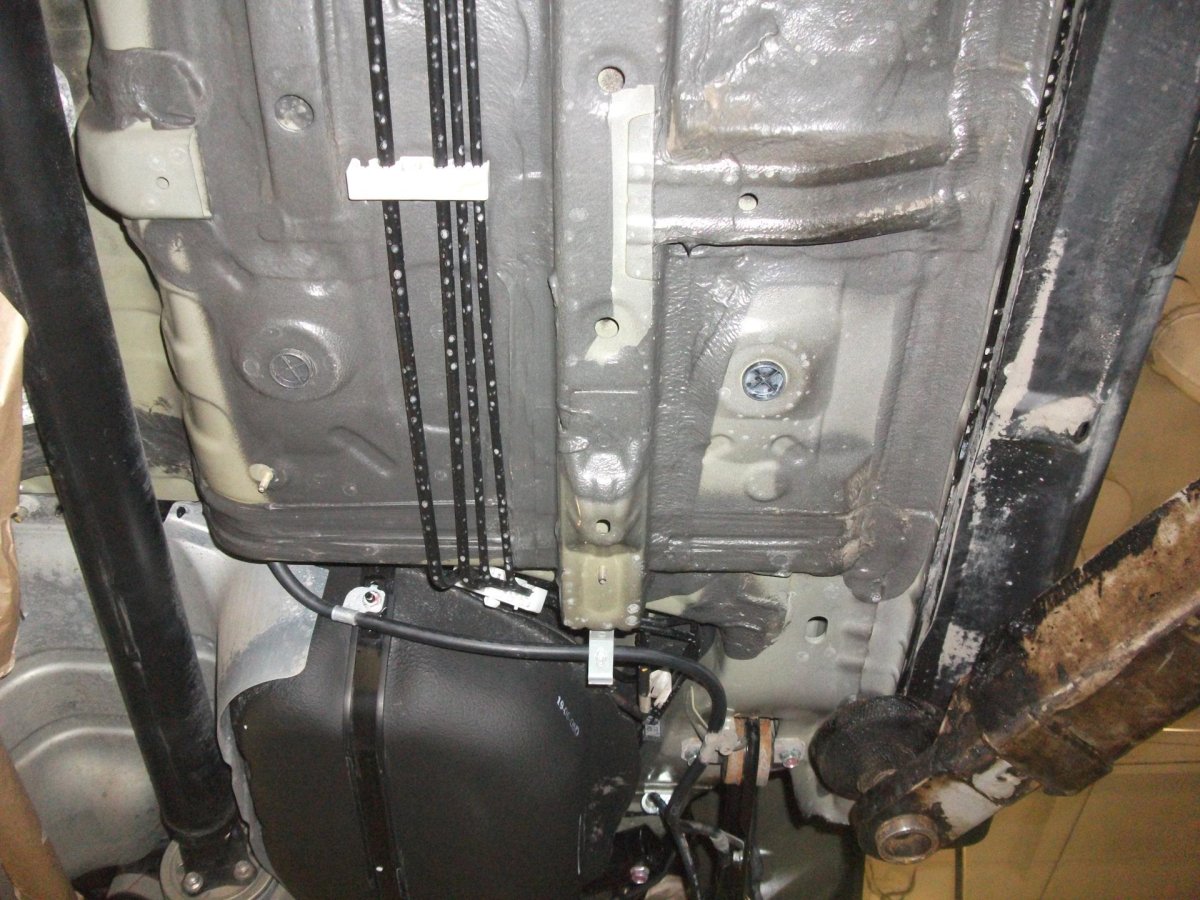 Днище Аутлендер 3