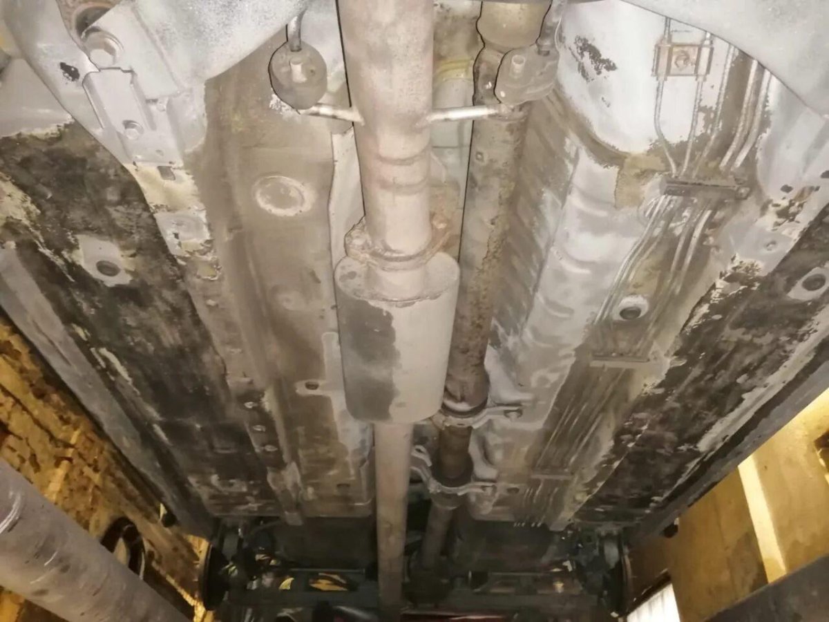 Mitsubishi Outlander днище