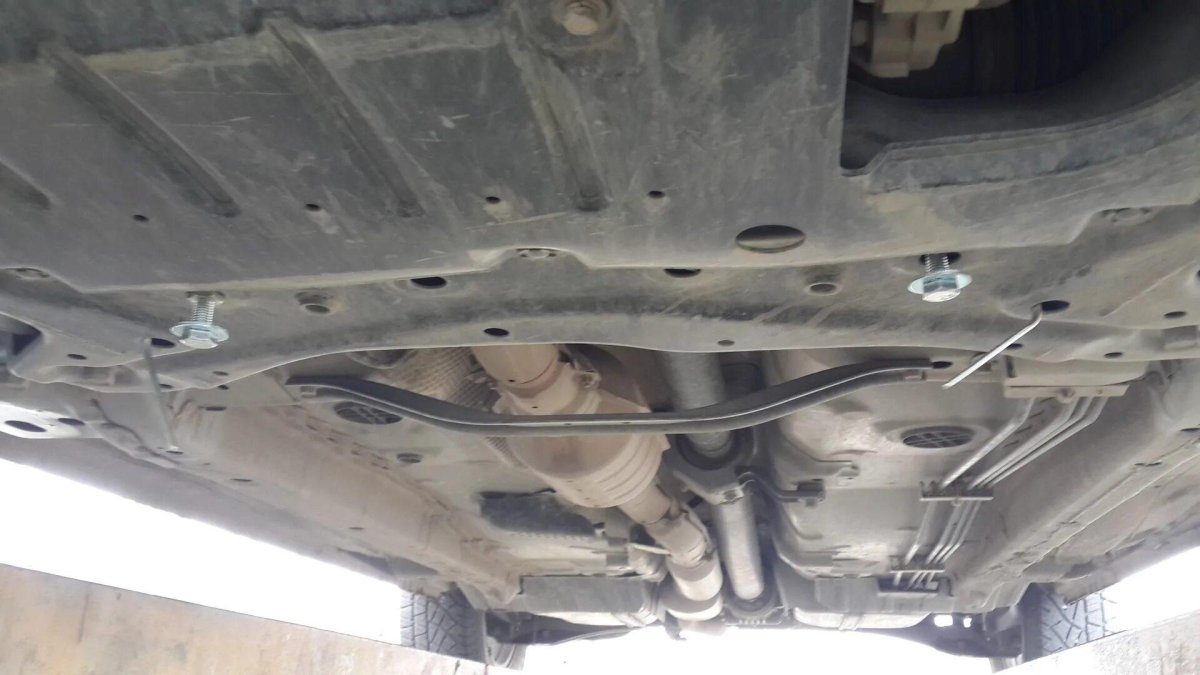 Днище Митсубиси Аутлендер XL