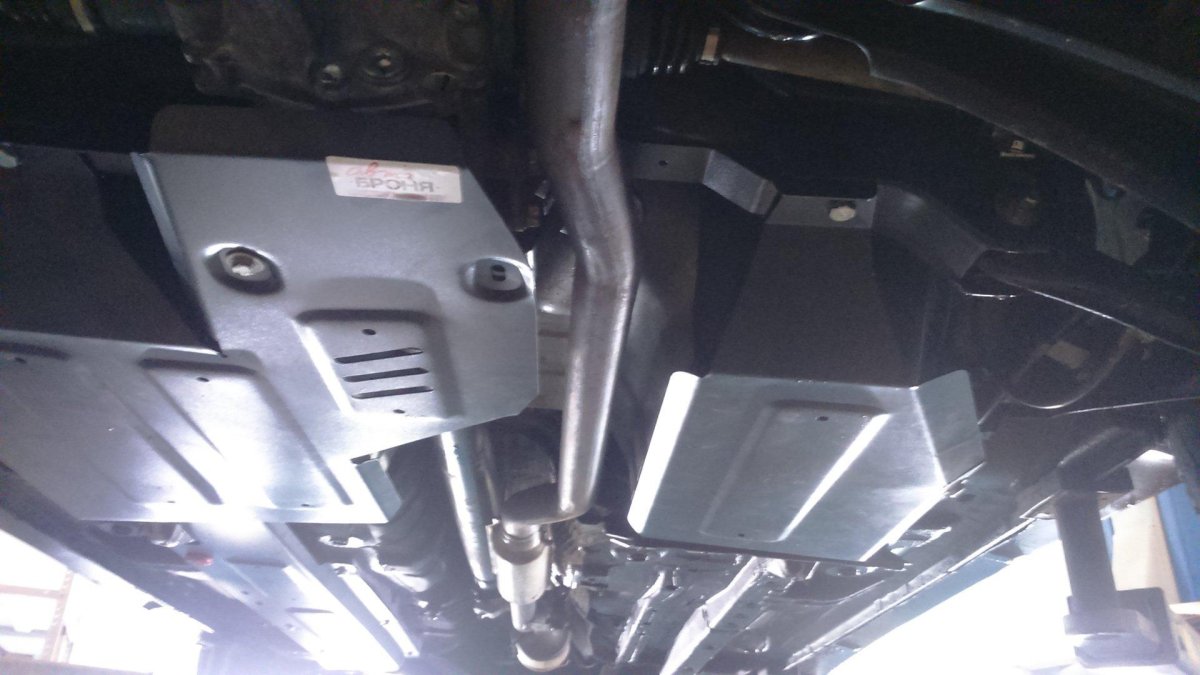 Мицубиси Аутлендер защита днища