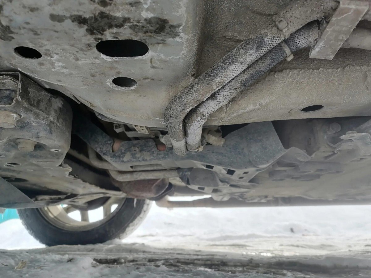 Аутлендер с защита трубок магистральных