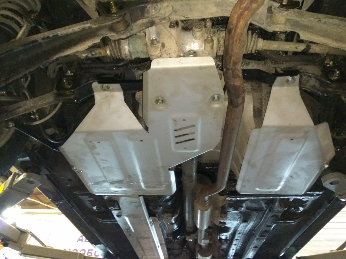 Фото днище под мотором аутлендера 2020