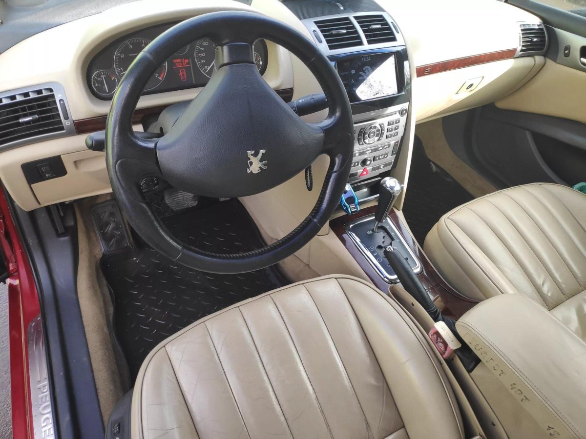 Кожаный салон Пежо 407