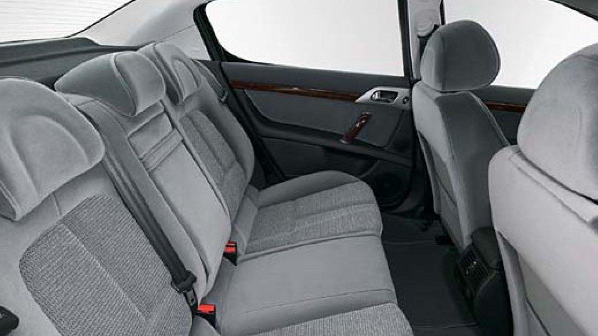 Пежо 407 салон задний ряд