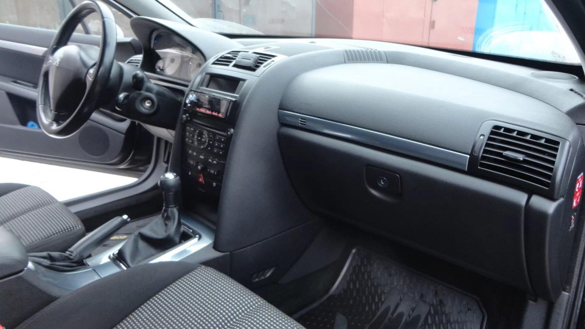 Peugeot 407 2006 салон