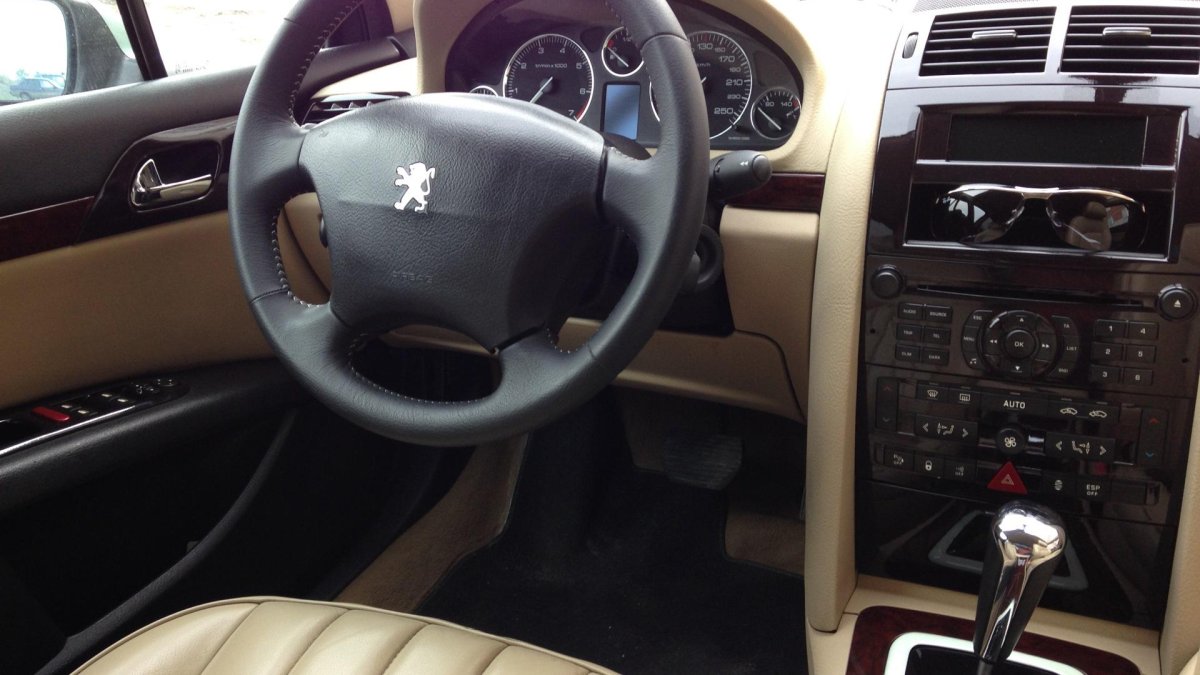 Peugeot 407 2005 салон