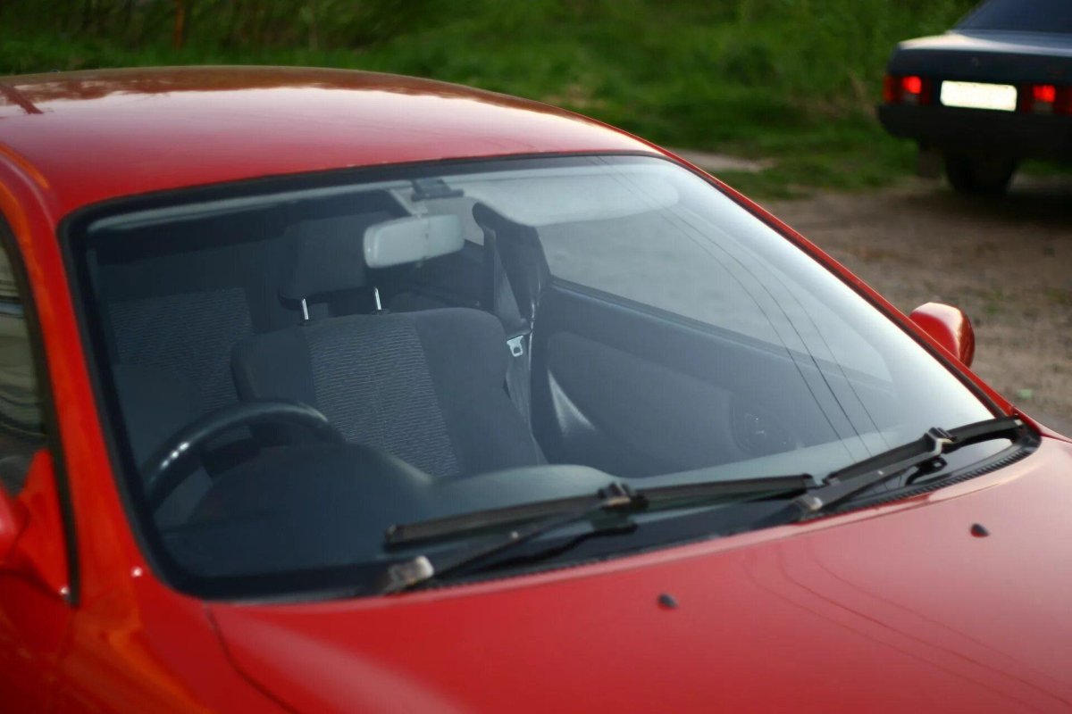 Автомобиль без лобового стекла