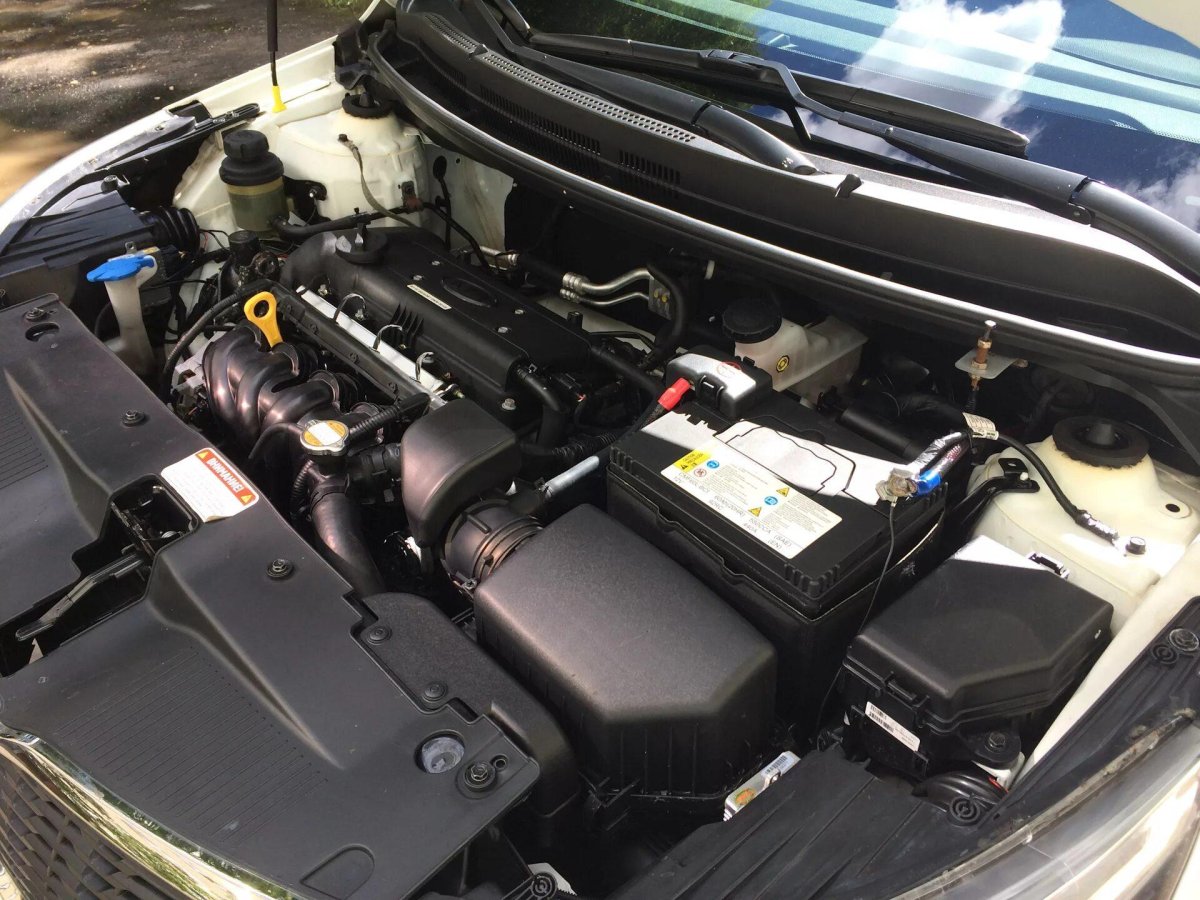 Моторный отсек Киа Рио 3