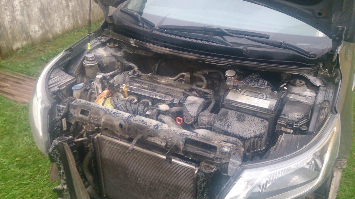 Kia Rio 4 подкапотка