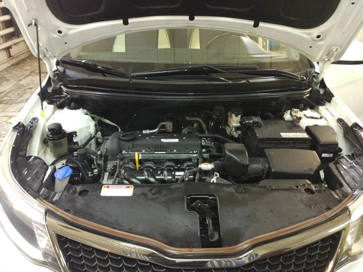 Kia Rio 2015 подкапотное
