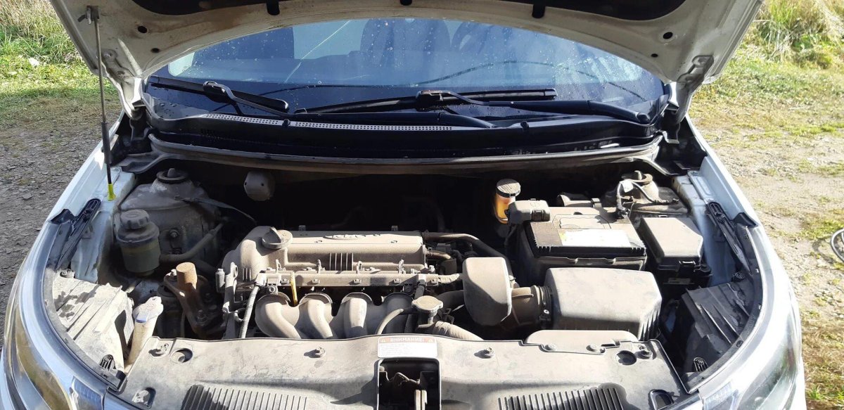 Подкапотка Kia Rio 3
