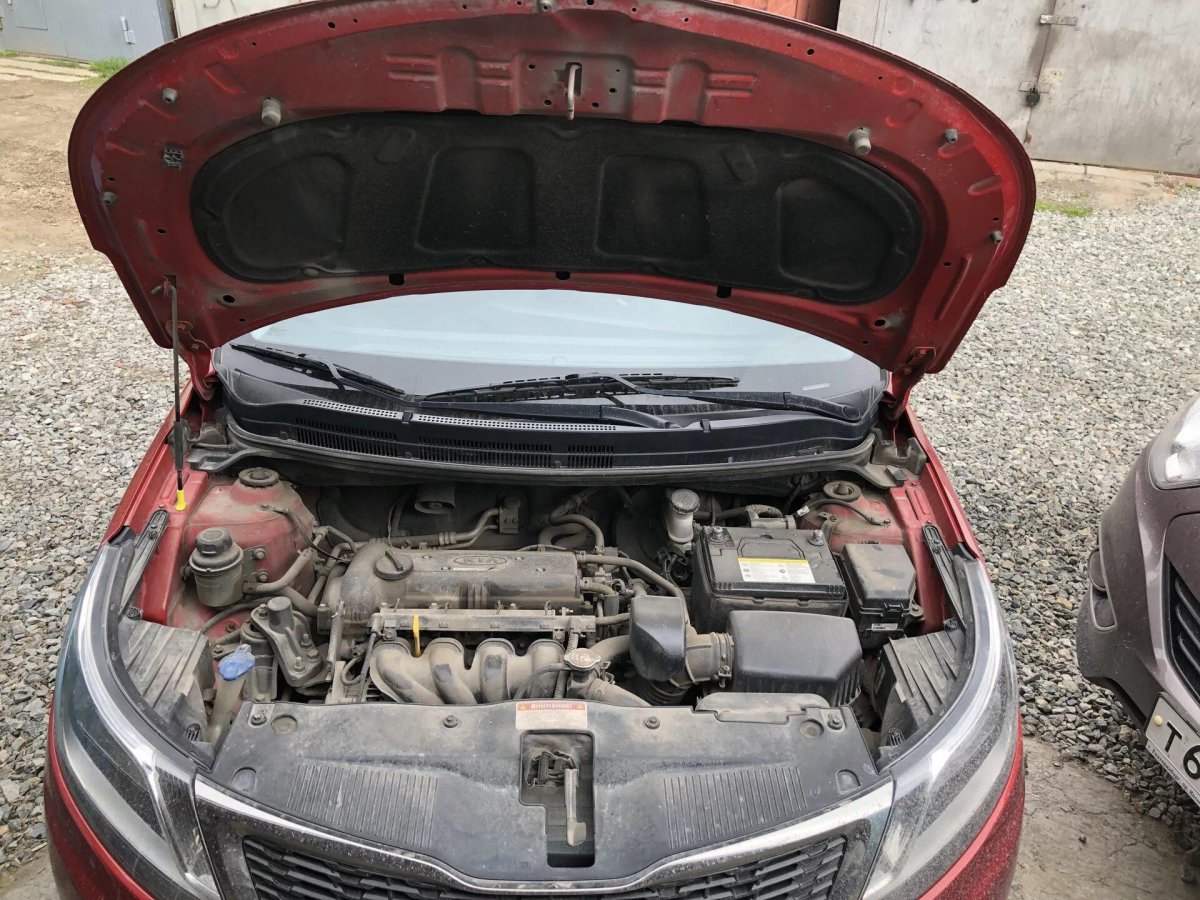 Киа Рио подкапотное пространство