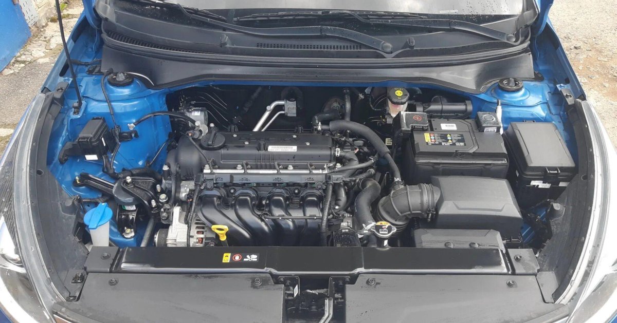 Подкапотка Киа Рио 4