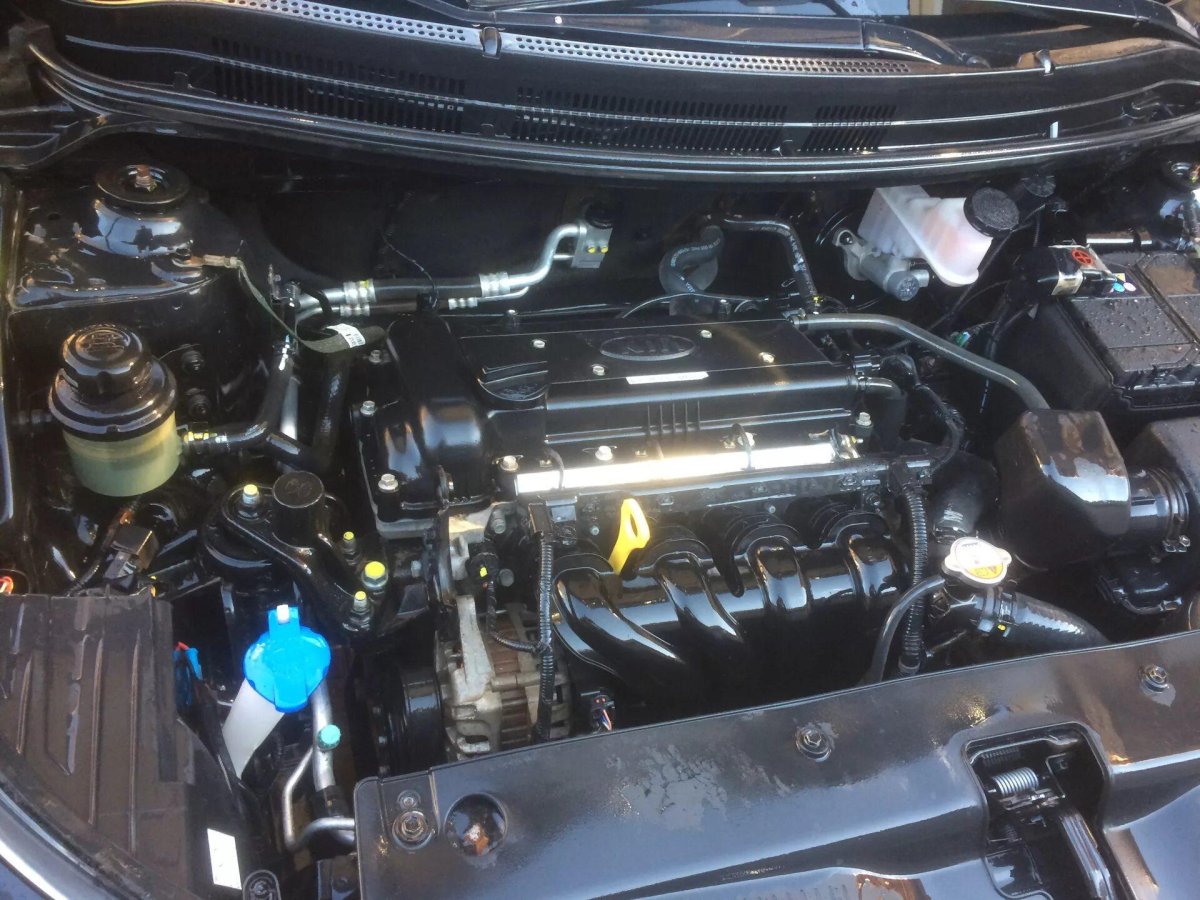 Подкапотное пространство Kia Rio 3
