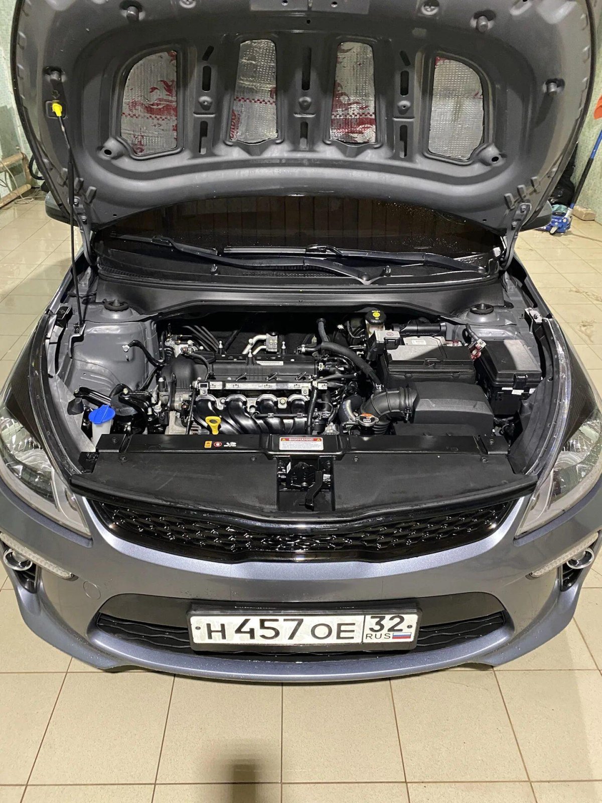 Kia Rio 4 подкапотка