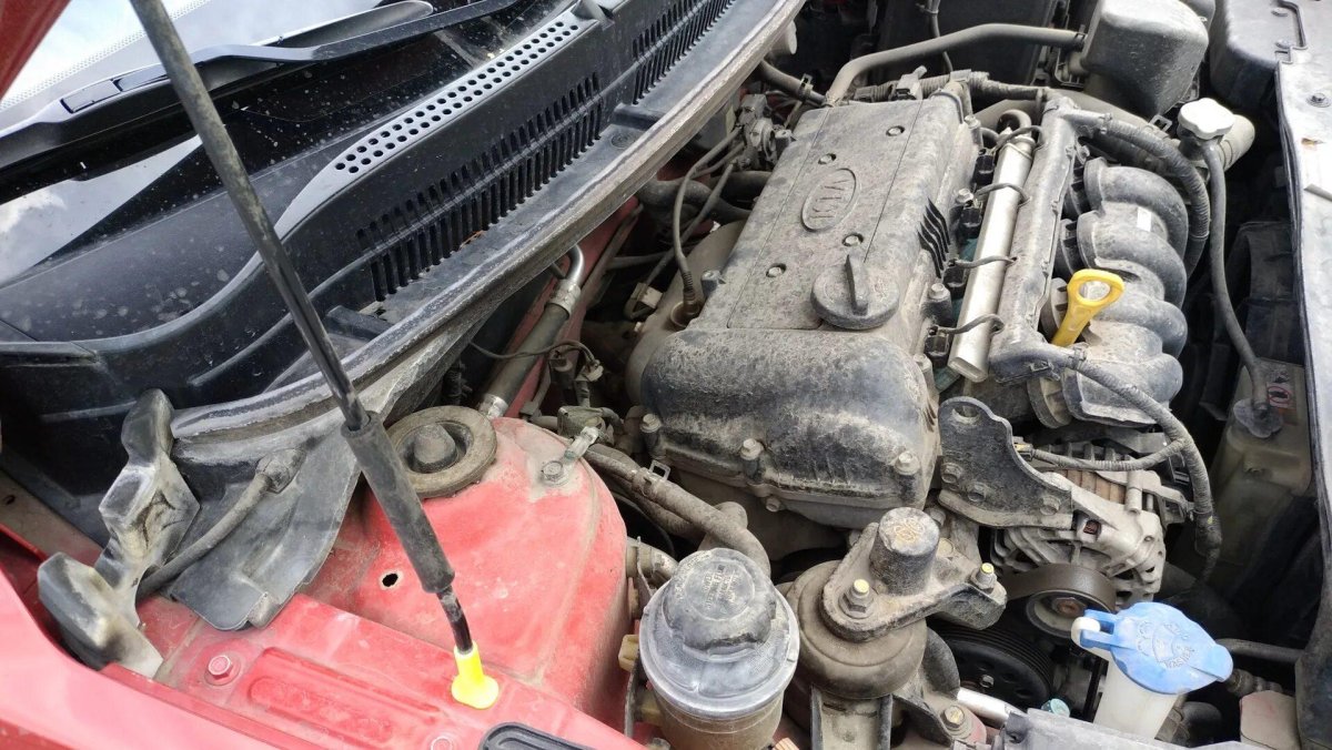 Подкапотное пространство Kia Rio 3