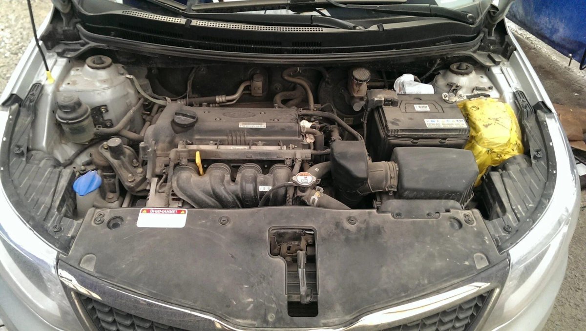 Подкапотка Киа Рио 3