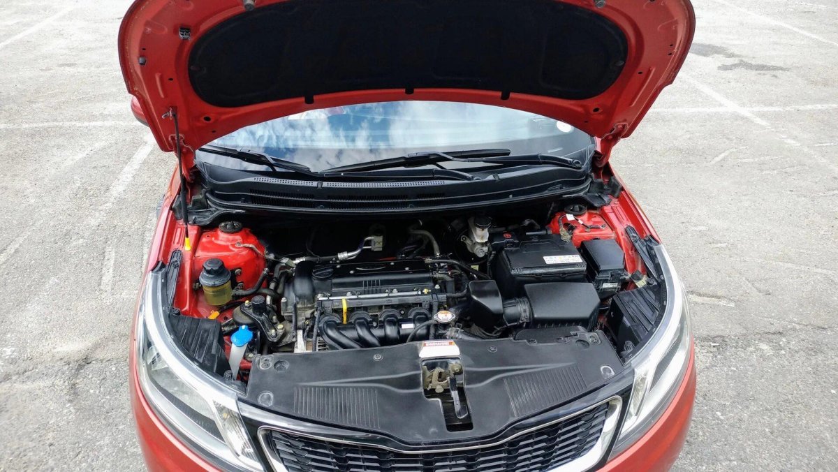 Подкапотка Kia Rio 3