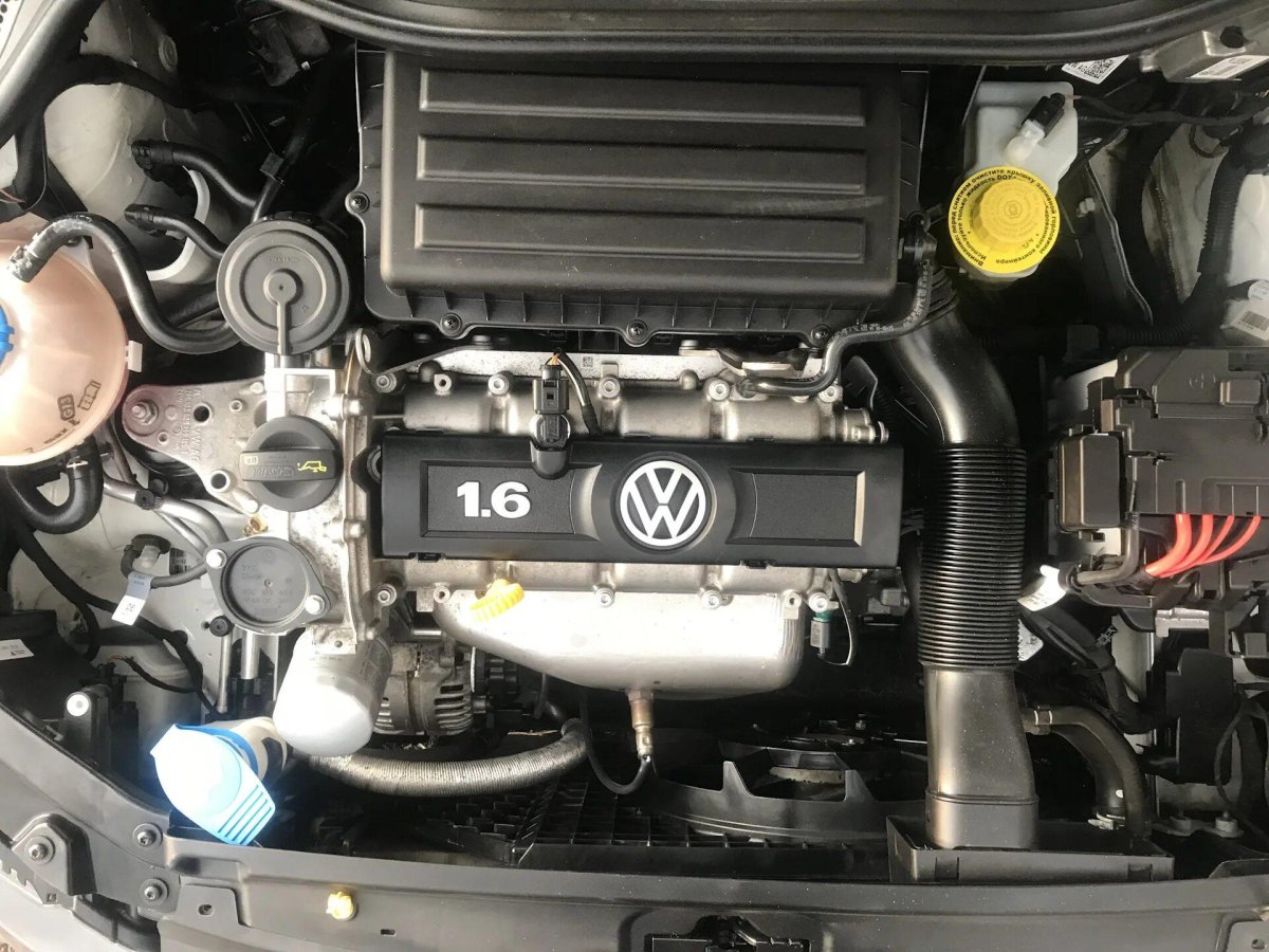 Фольксваген поло 2012 моторный отсек