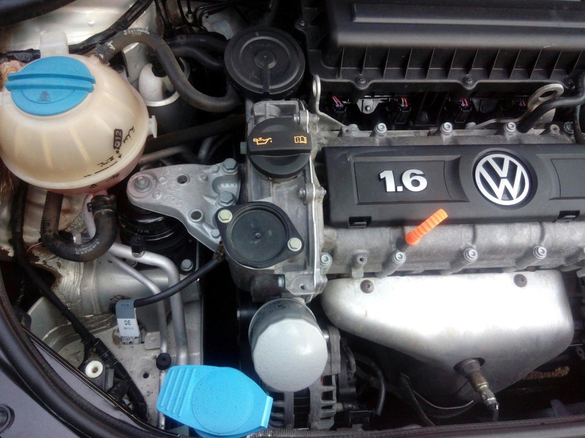 Двигатель Фольксваген поло 1.6
