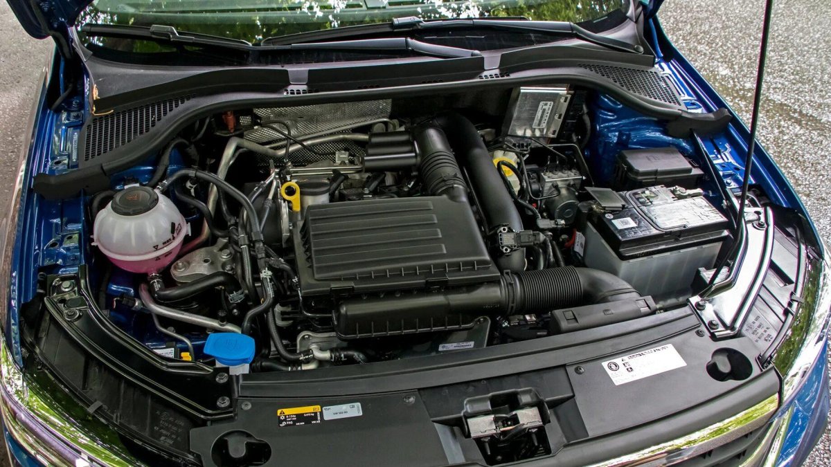 Моторный отсек Фольксваген поло